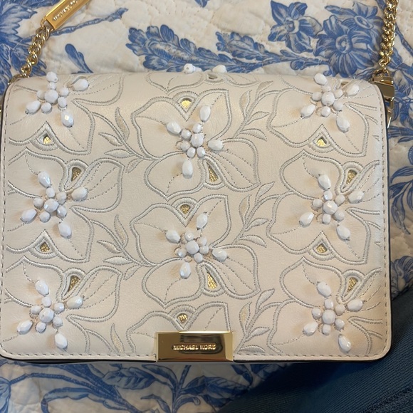 White floral Michael Kors crossbody bag - Picture 2 of 5